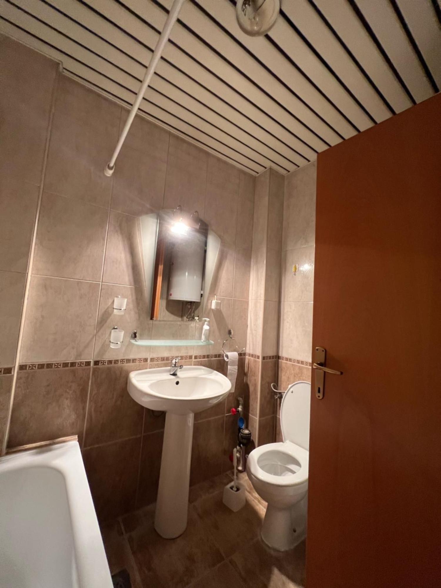 Cozy, Modern Apartment In The Center Of The City! スコピエ エクステリア 写真